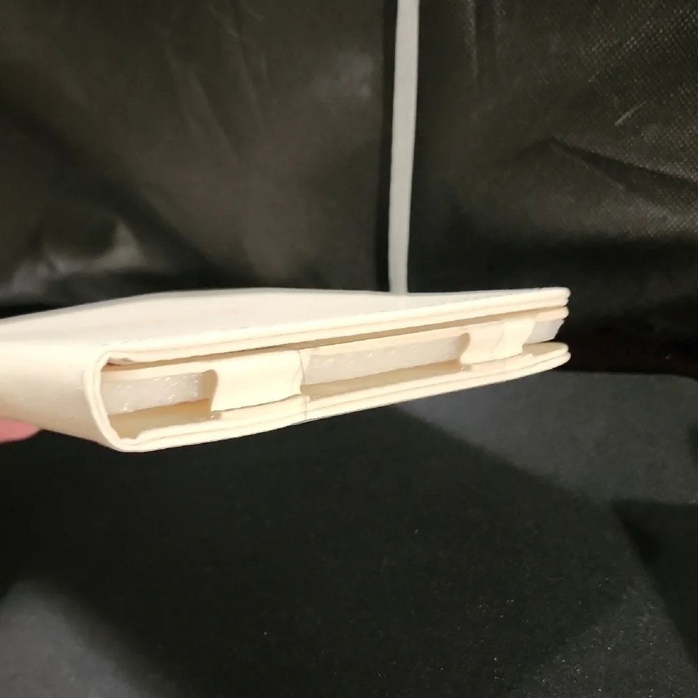 Book Club Cream E-Reader Case